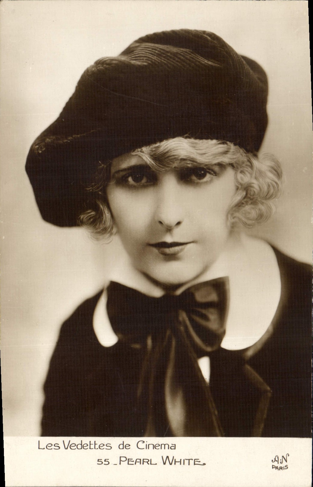 CPM Cinema Pearl White 