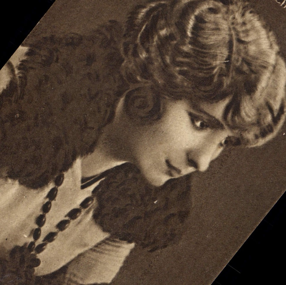 MODERN CARD Cinema Pearl White the mask with the white teeth