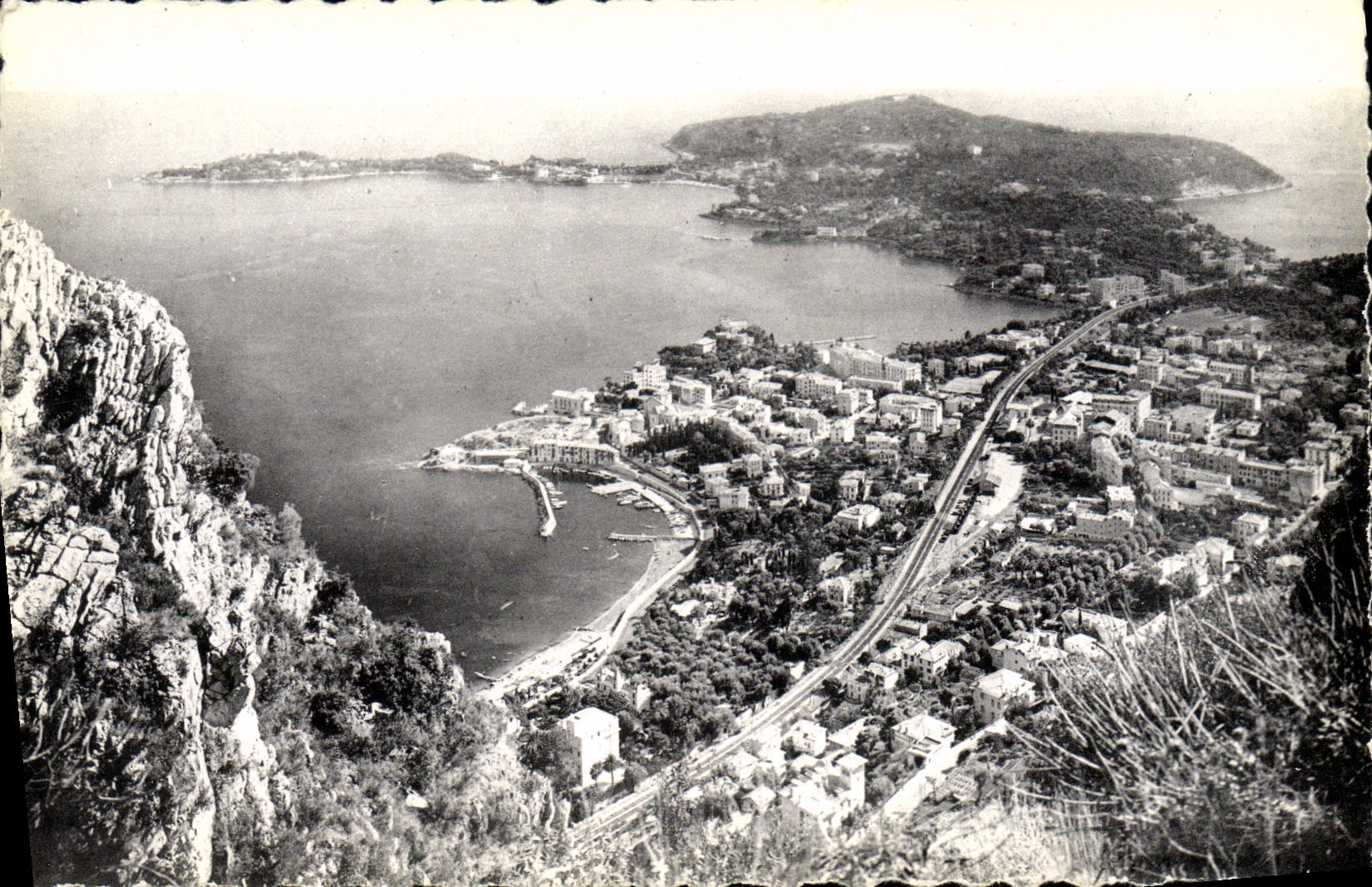 CPM Beaulieu Sur Mer Le Cap Ferrat et la pointe Sainte Hospice