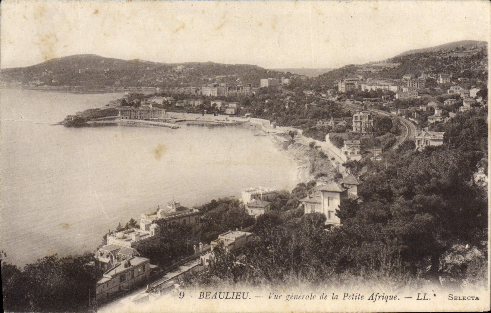 VINTAGE POSTCARD Beaulieu View of Small Africa