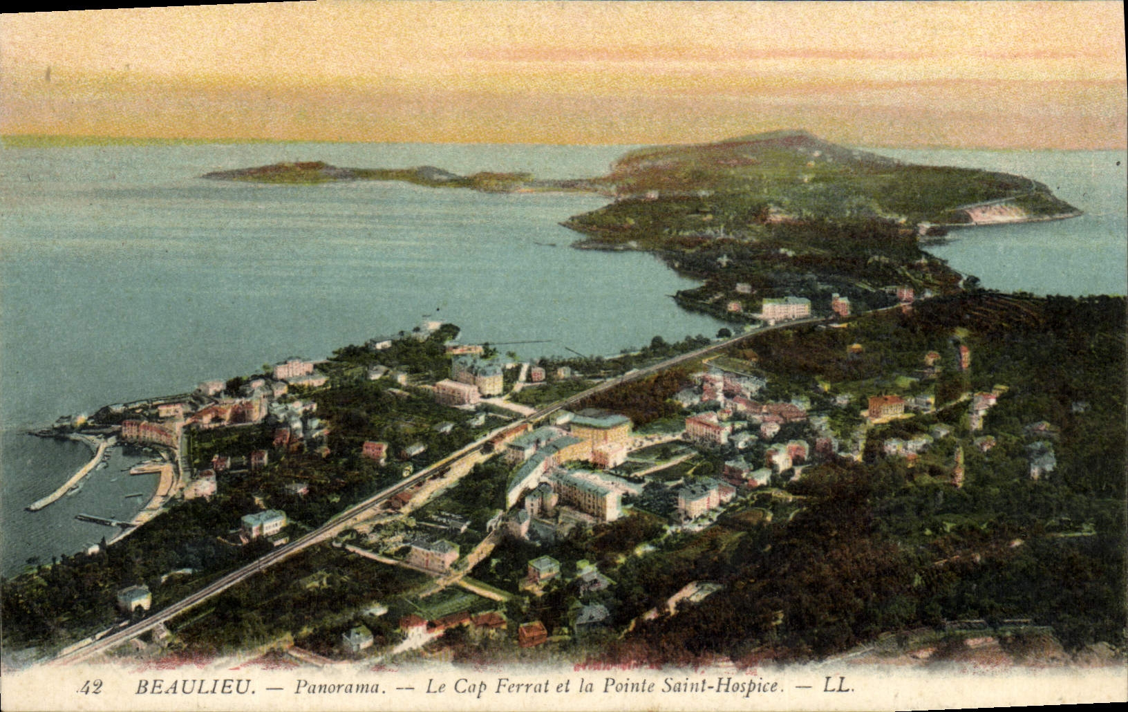 CPA Beaulieu Panorama Le Cap Ferrat et la Pointe Saint Hospice