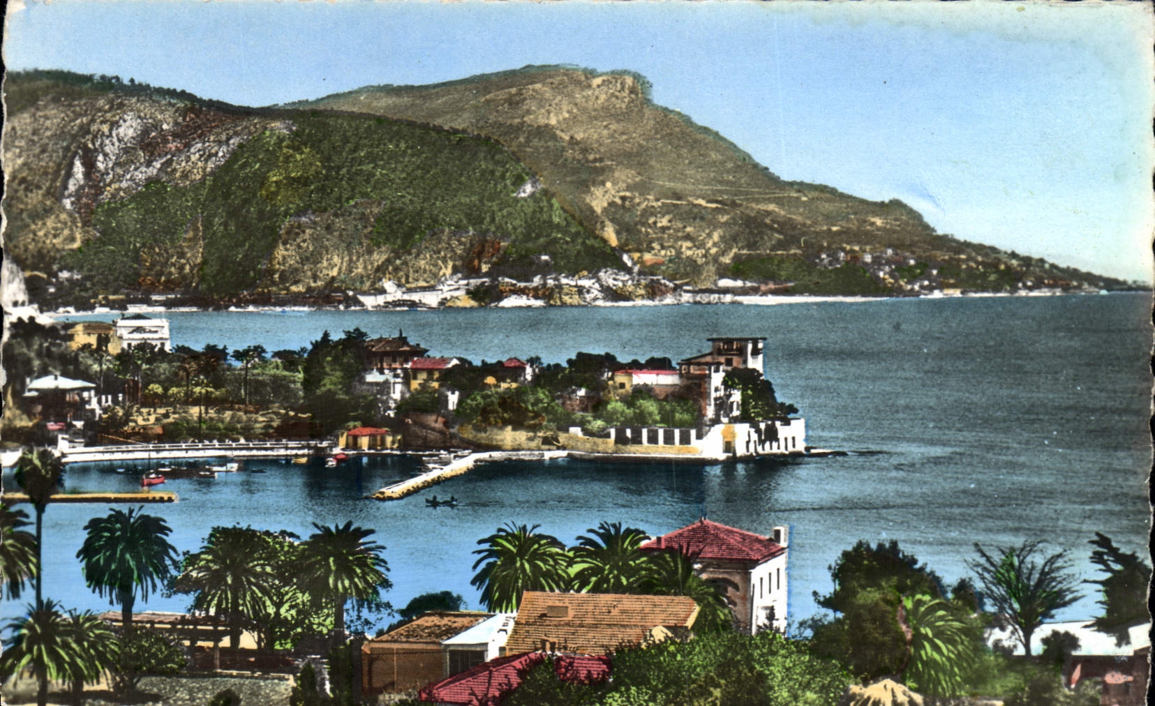 CPM Beaulieu sur Mer La baie des Fourmis et vue sur la tete de chien