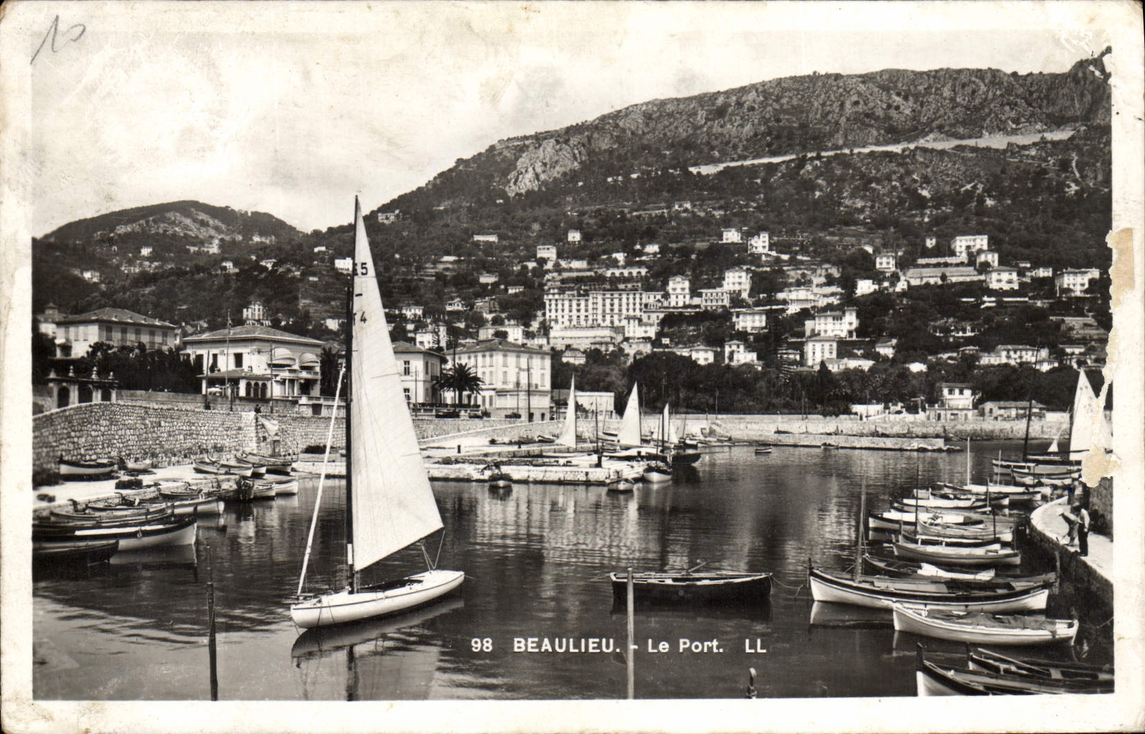 CPA Beaulieu Le Port Bateaux