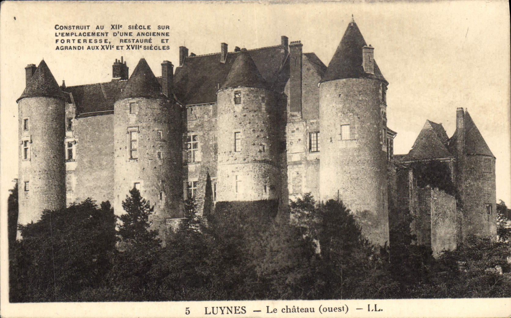 VINTAGE POSTCARD Luynes the Castle