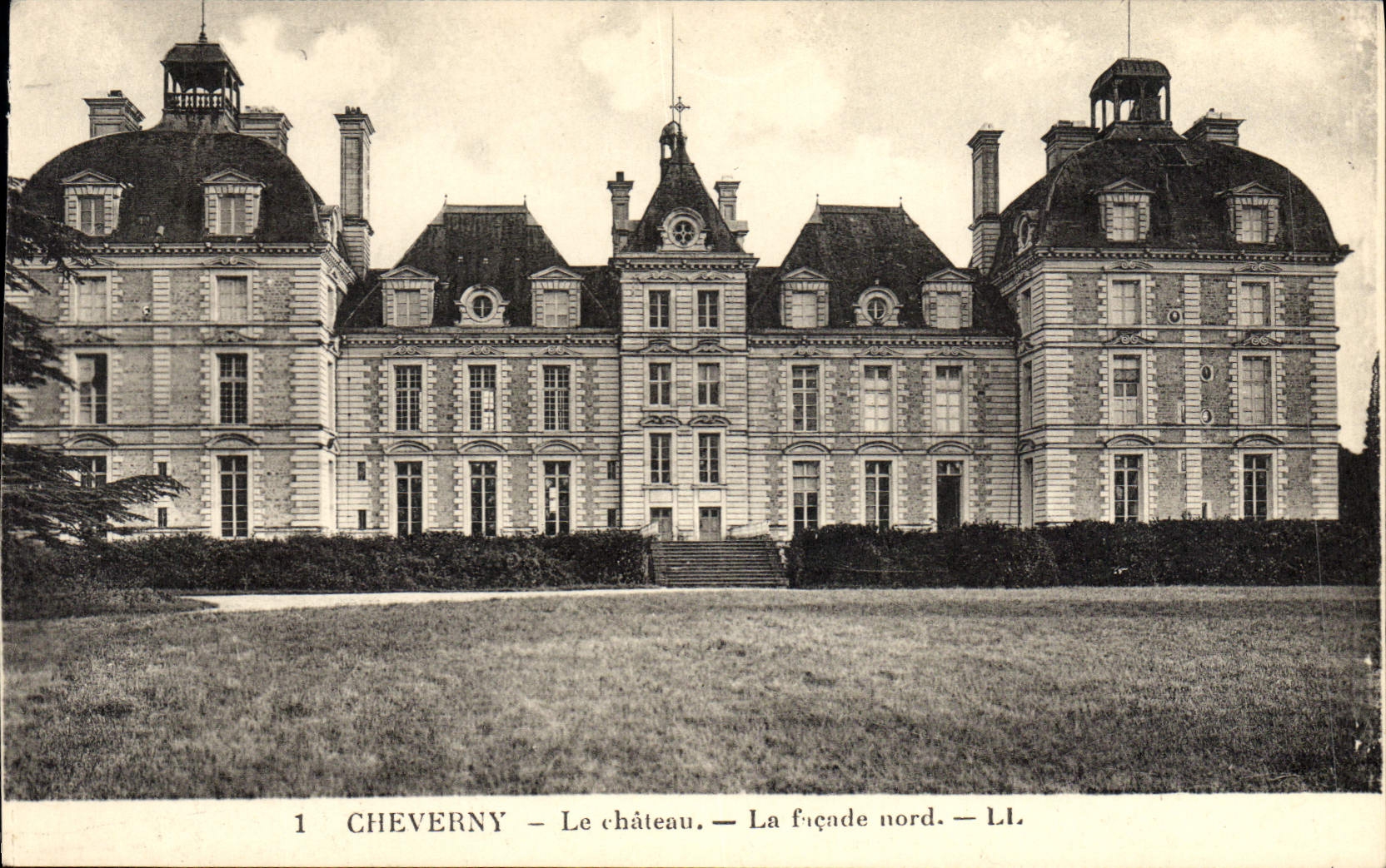 CPA Cheverny Le Chateau La Facade Nord