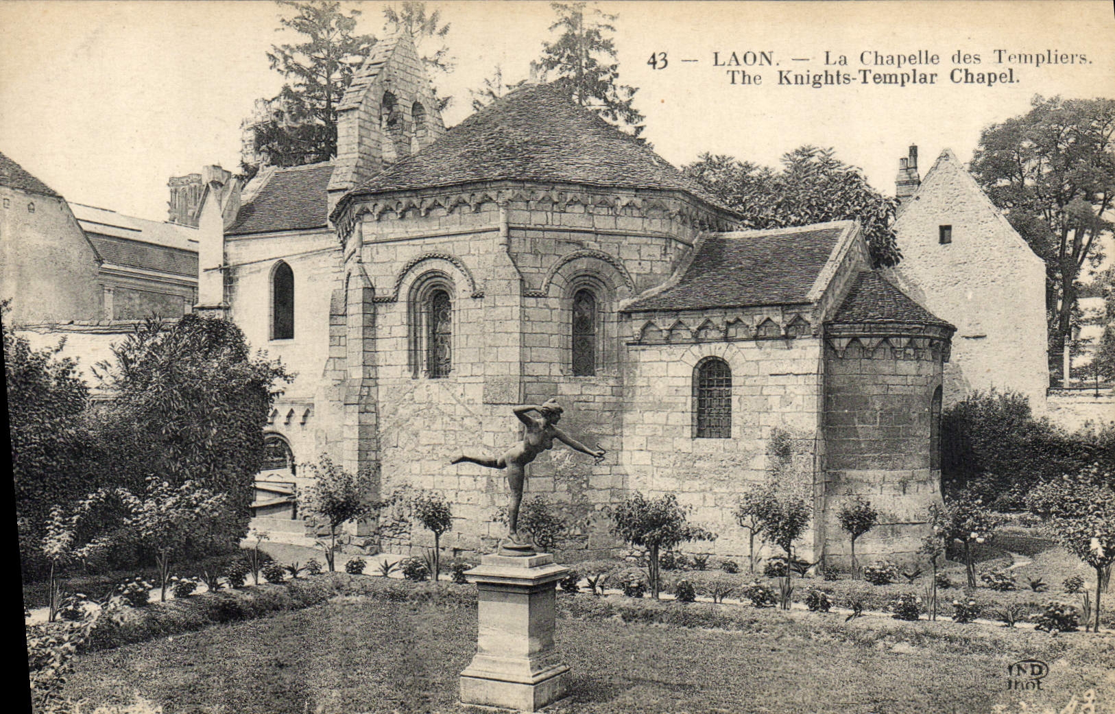 VINTAGE POSTCARD Laon the vault of the templiers