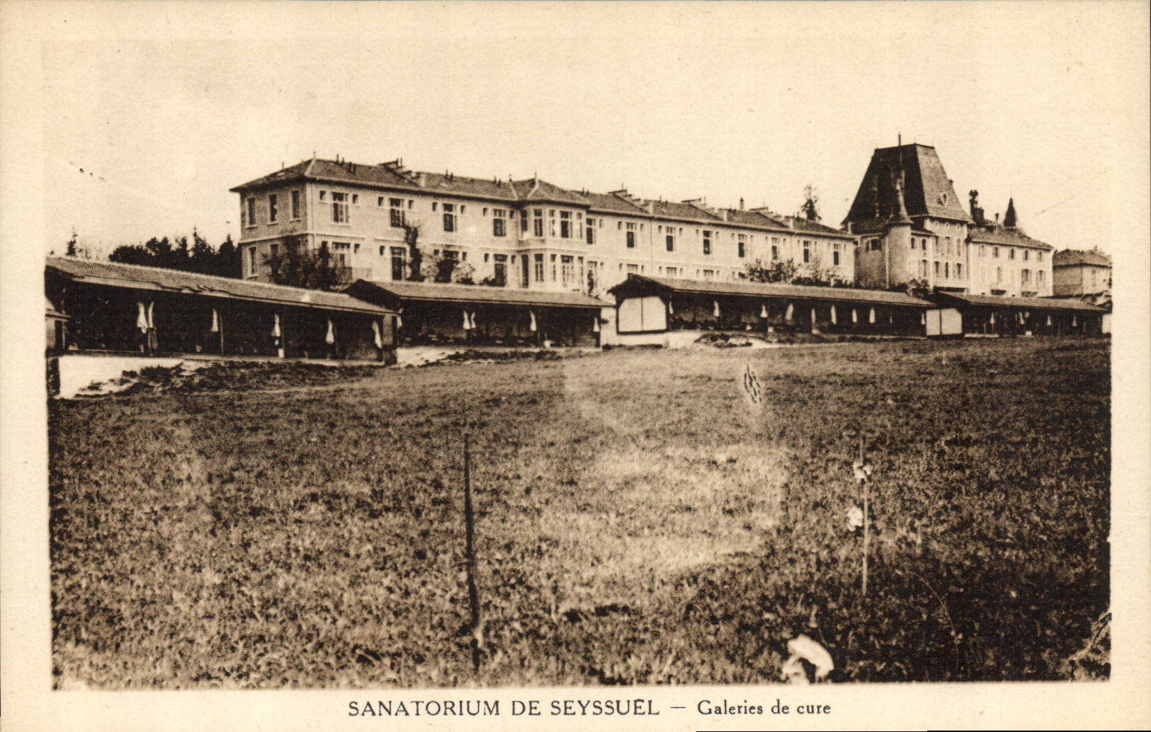 CPA Seyssuel Le sanatorium Galeries de cure