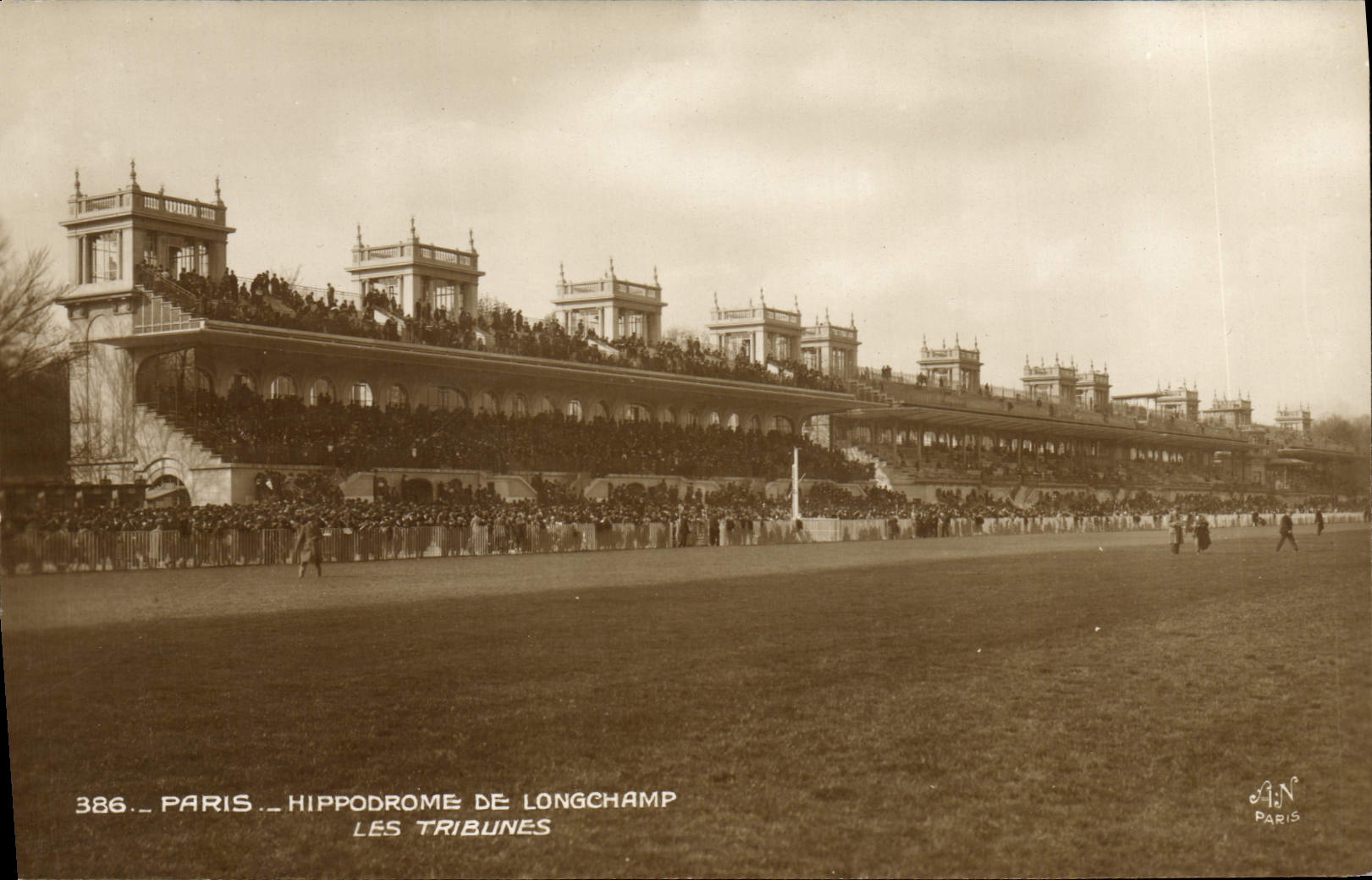 CPA Cheval Equitation Hippisme Paris Hippodrome de Longchamp les tribunes