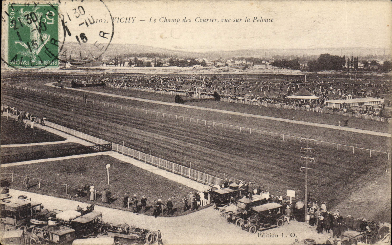 CPA Cheval Equitation Hippisme Vichy Le Champ de courses vue sur la pelouse