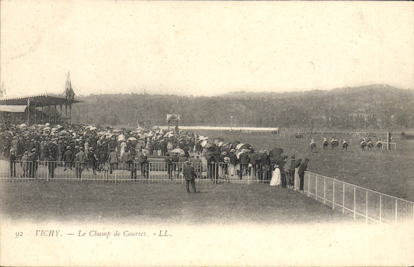 CPA Cheval Equitation Hippisme Vichy Le Champ de courses