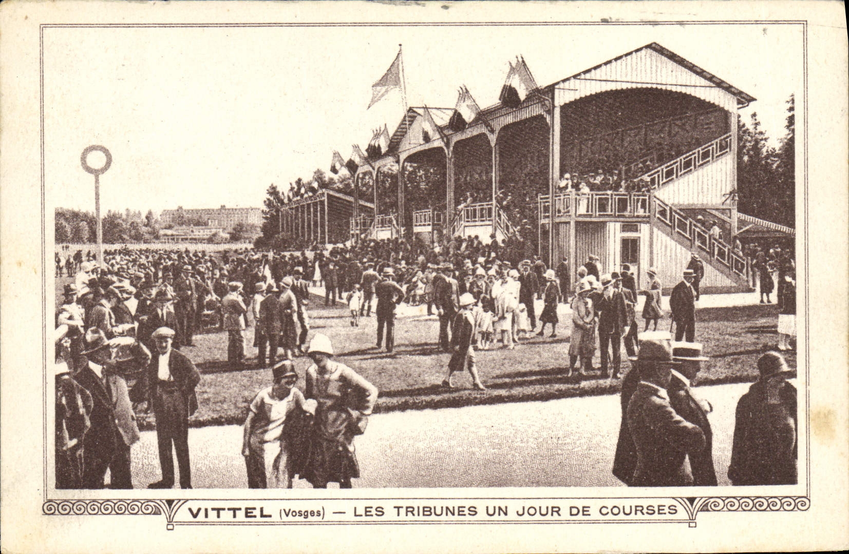 CPA Cheval Equitation Hippisme Vittel Les tribunes un jour de courses