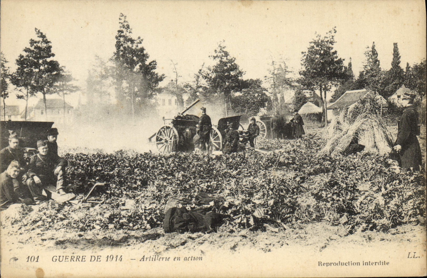 Artillería de Militaria de la POSTAL de la VENDIMIA en la acción