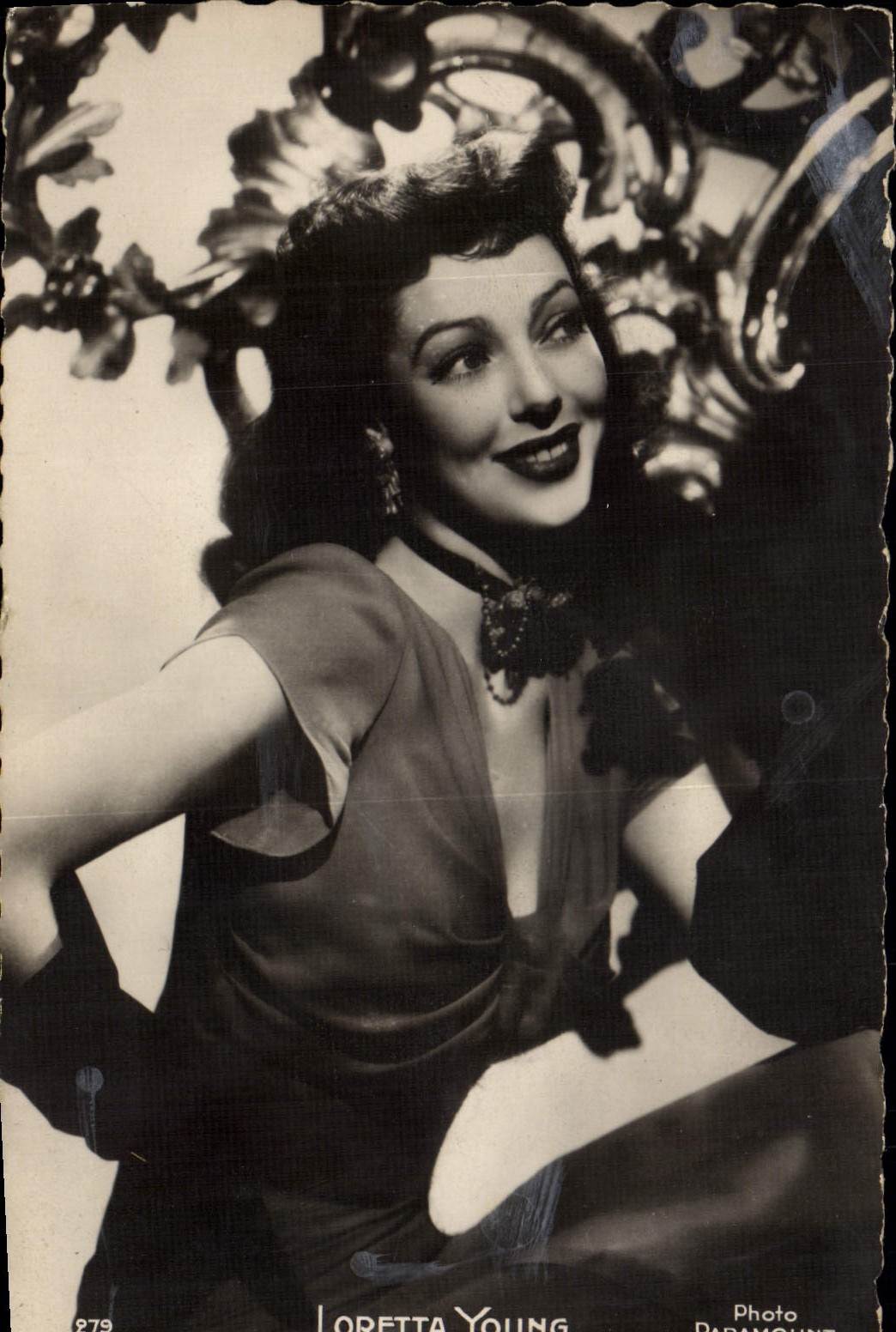 MODERN CARD Cinema Lorettab Young