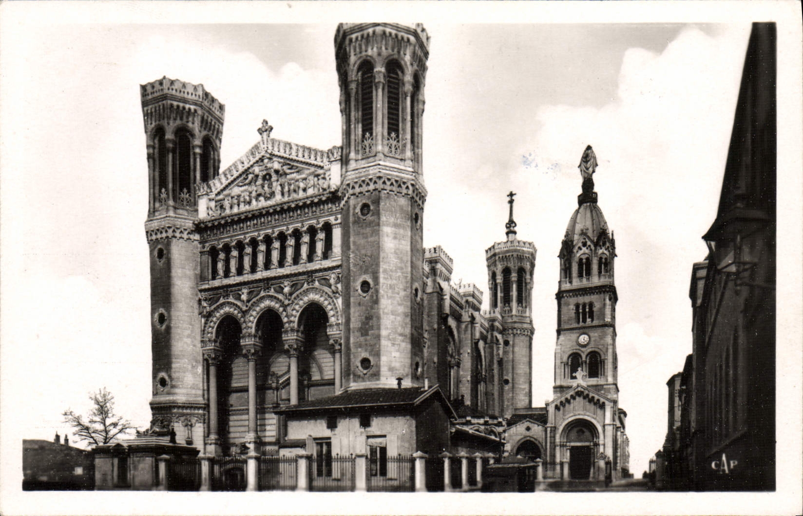 MODERN CARD Lyon the Basilica of Notre Dame de Fourviere