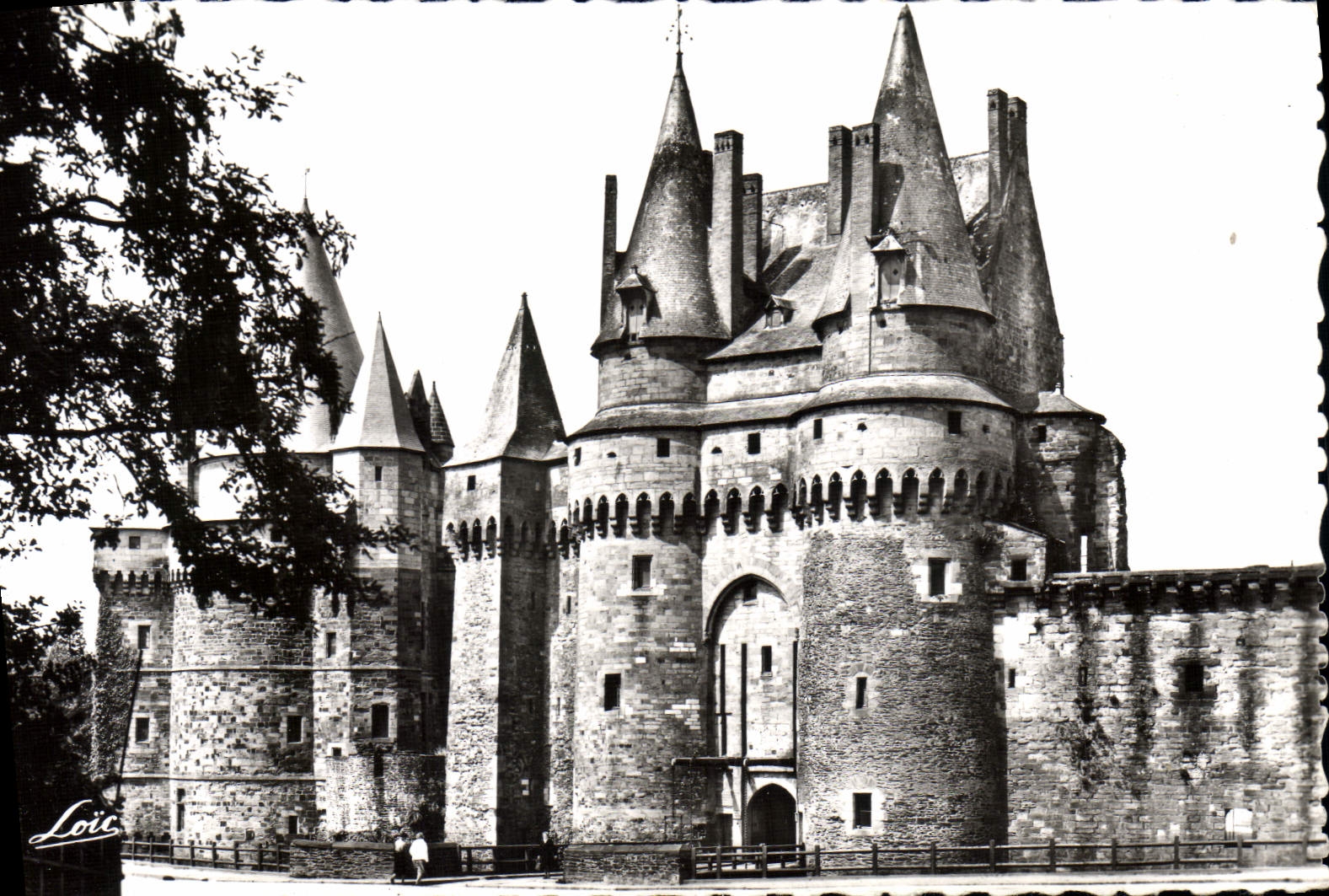 MODERN CARD Pane Principal Frontage of the Castle