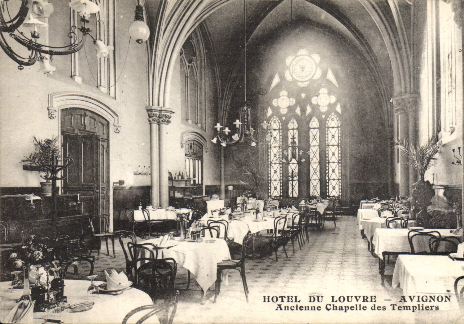 VINTAGE POSTCARD Hotel Of Louvre Avignon Old Vault of Templiers