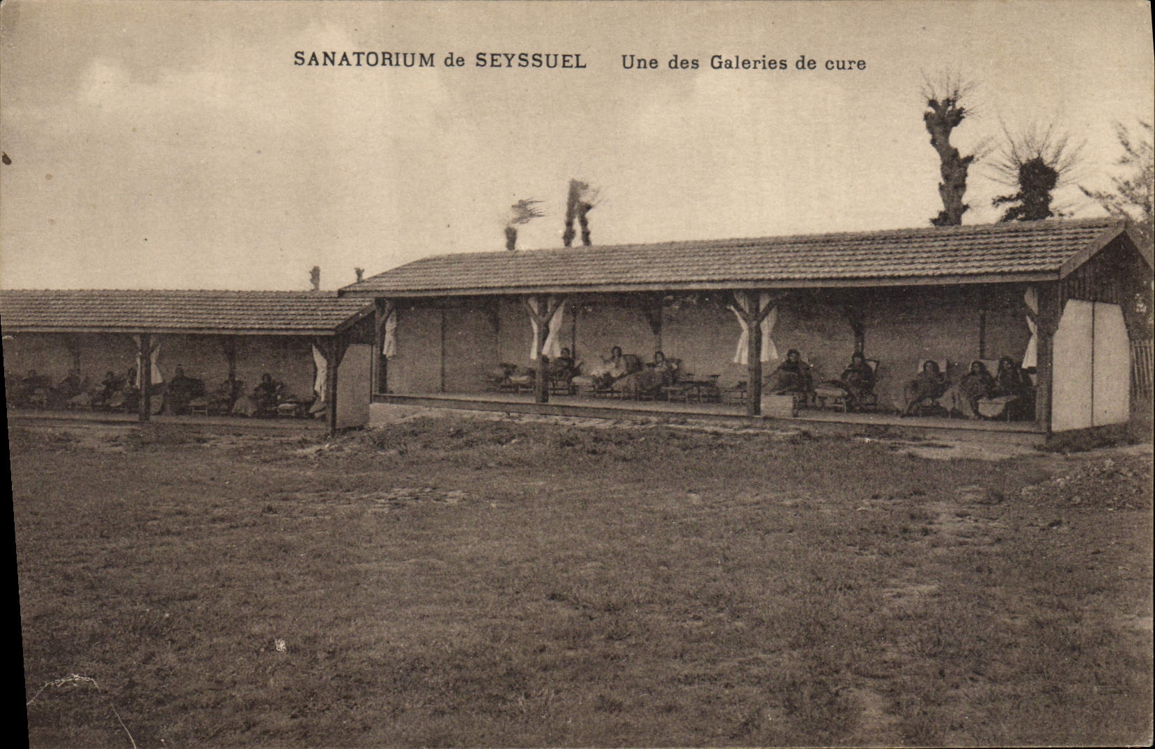CPA Sanatorium De Seyssuel Une des Galeries de Cure