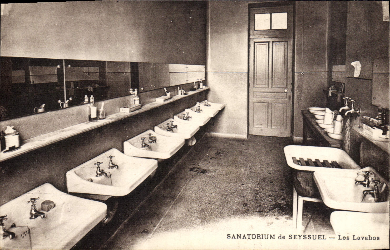 VINTAGE POSTCARD Sanatorium of Seyssuel Wash-hand basins