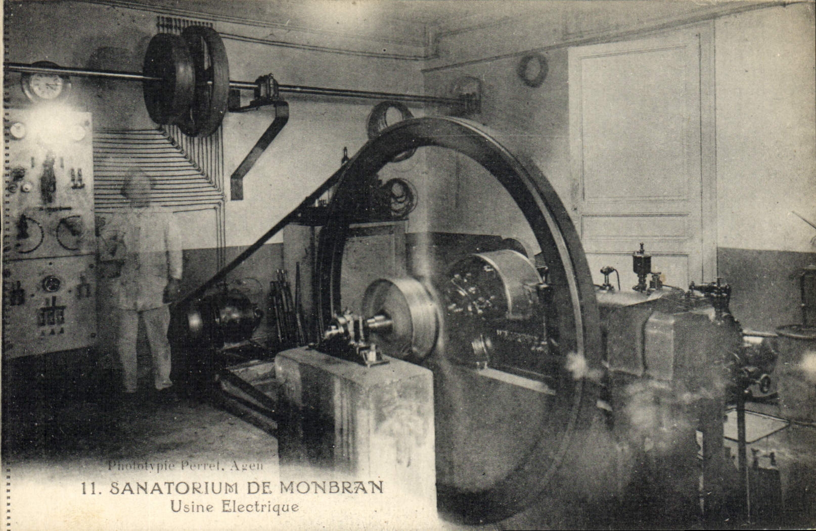VINTAGE POSTCARD Sanatorium De Monbran Machines Electric