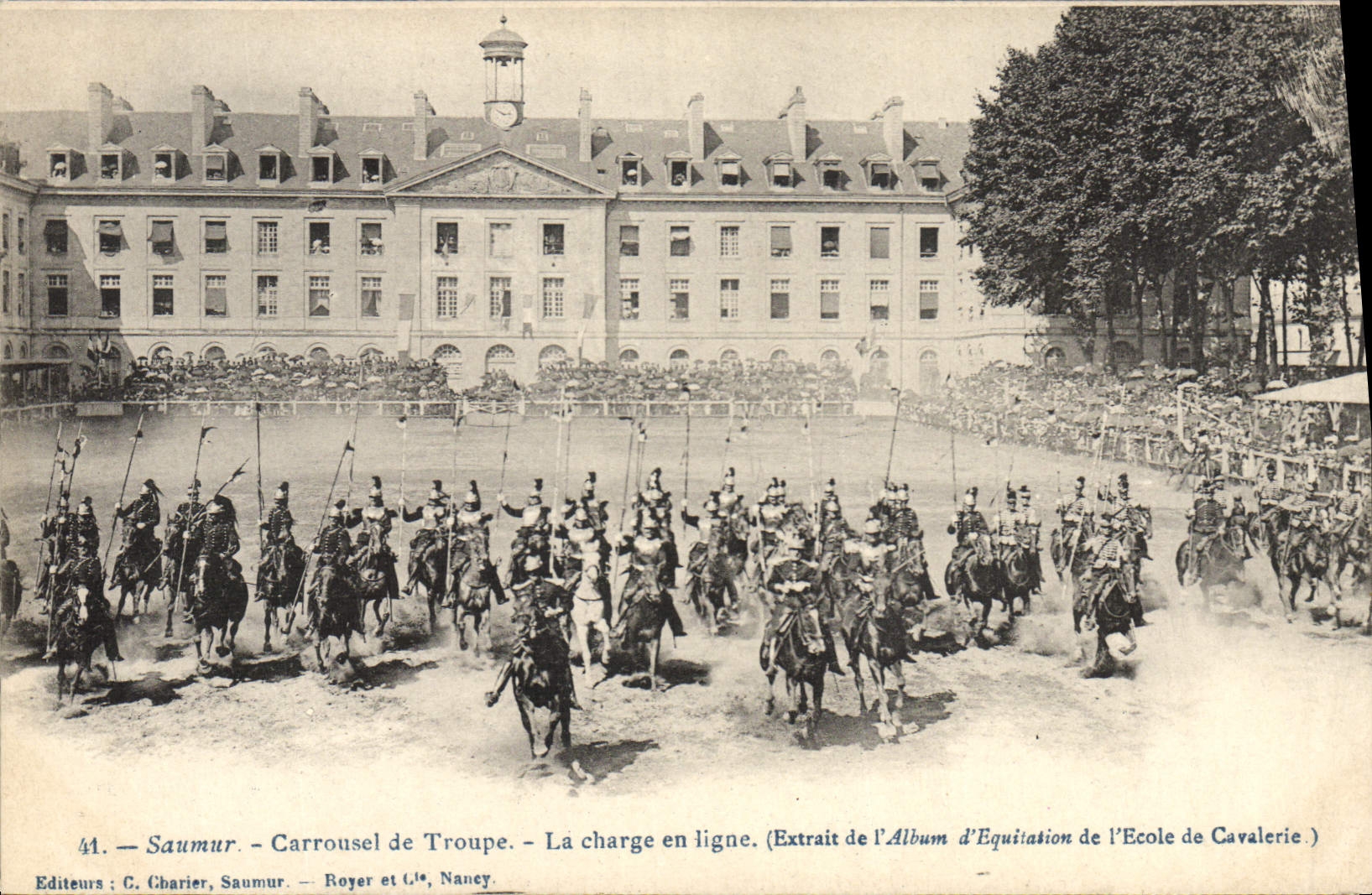 Carrusel de Hippisme Saumur de la equitación del caballo de la POSTAL de la VENDIMIA de la tropa la línea carga