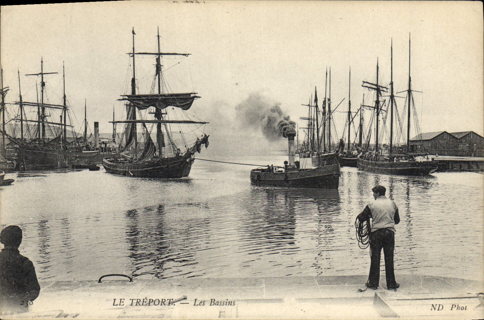 VINTAGE POSTCARD Boat Treport basins