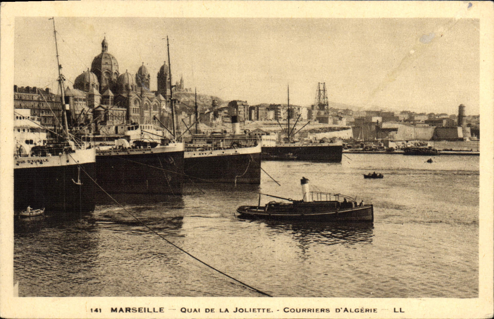 CPA Bateau Marseille Quai de la Joliette Courriers d'Algerie 
