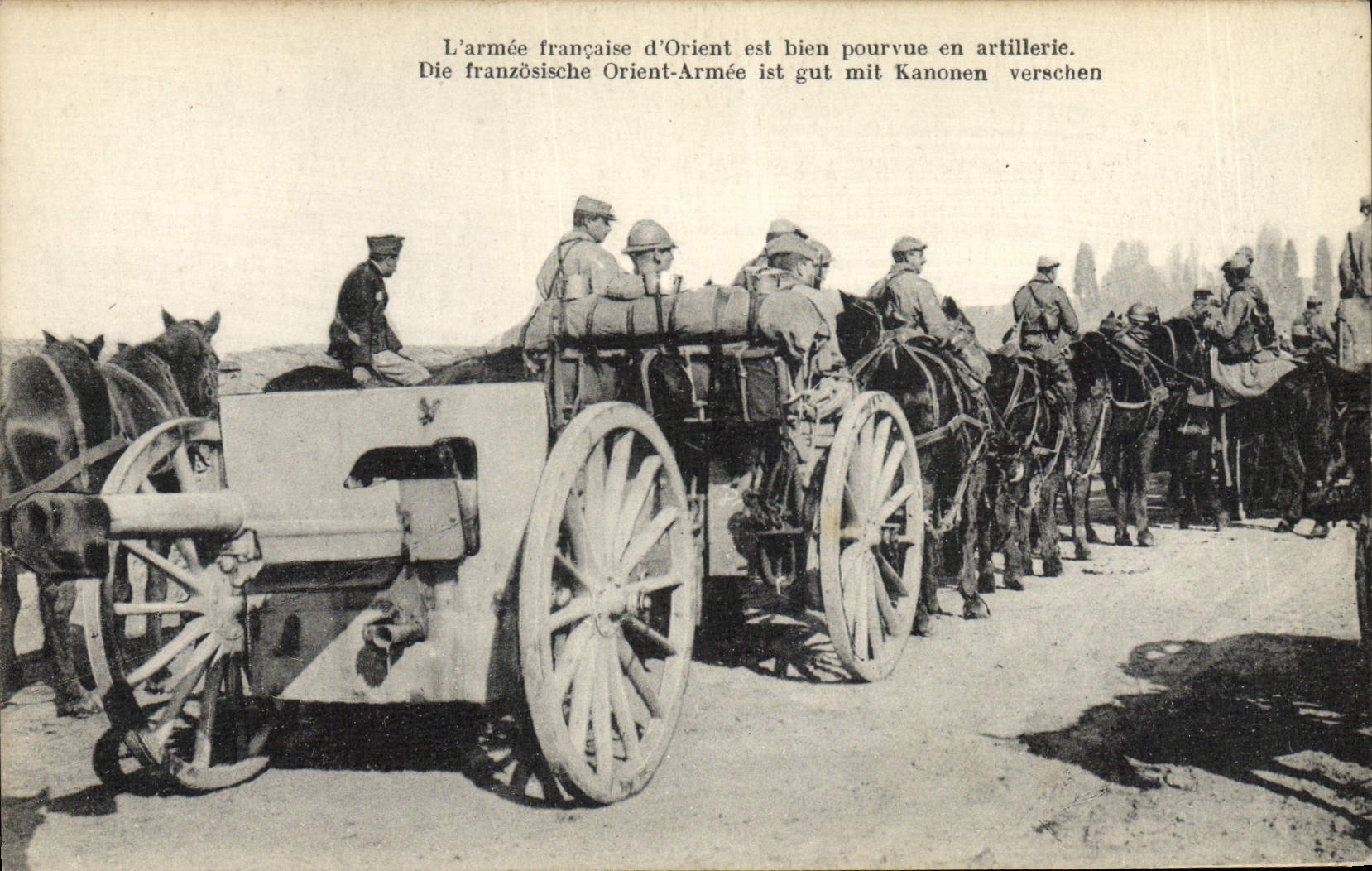 La POSTAL Militaria de la VENDIMIA el ejército francés del este está bien proporcionada fuera de artillería