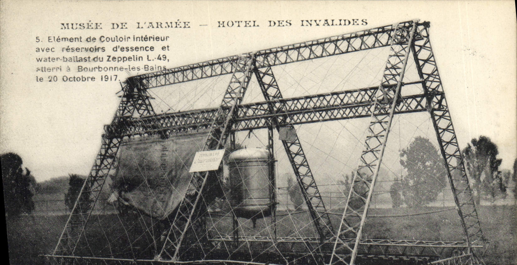 Museo de Militaria de la POSTAL de la VENDIMIA del hotel del ejército del elemento de Invalids París de los tanques interiores del zepelín de la gasolina del pasillo