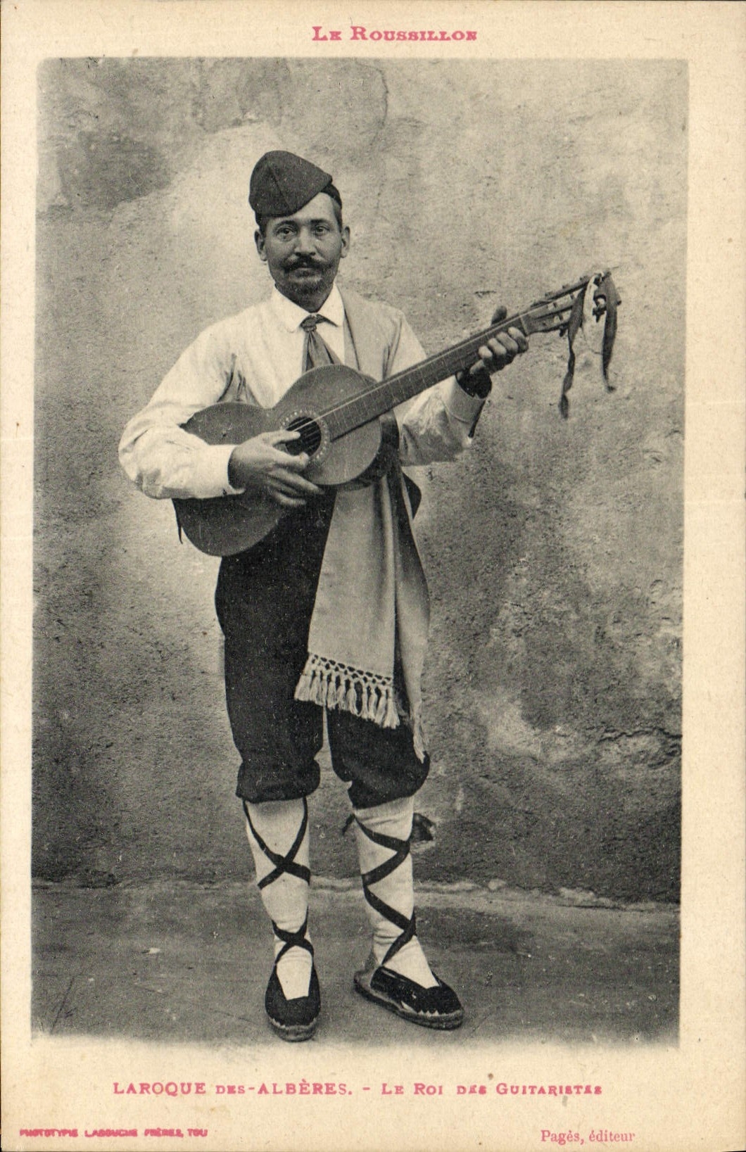 CPA Folklore Roussillon Laroque des Alberes le roi des guitaristes Guitare TOP