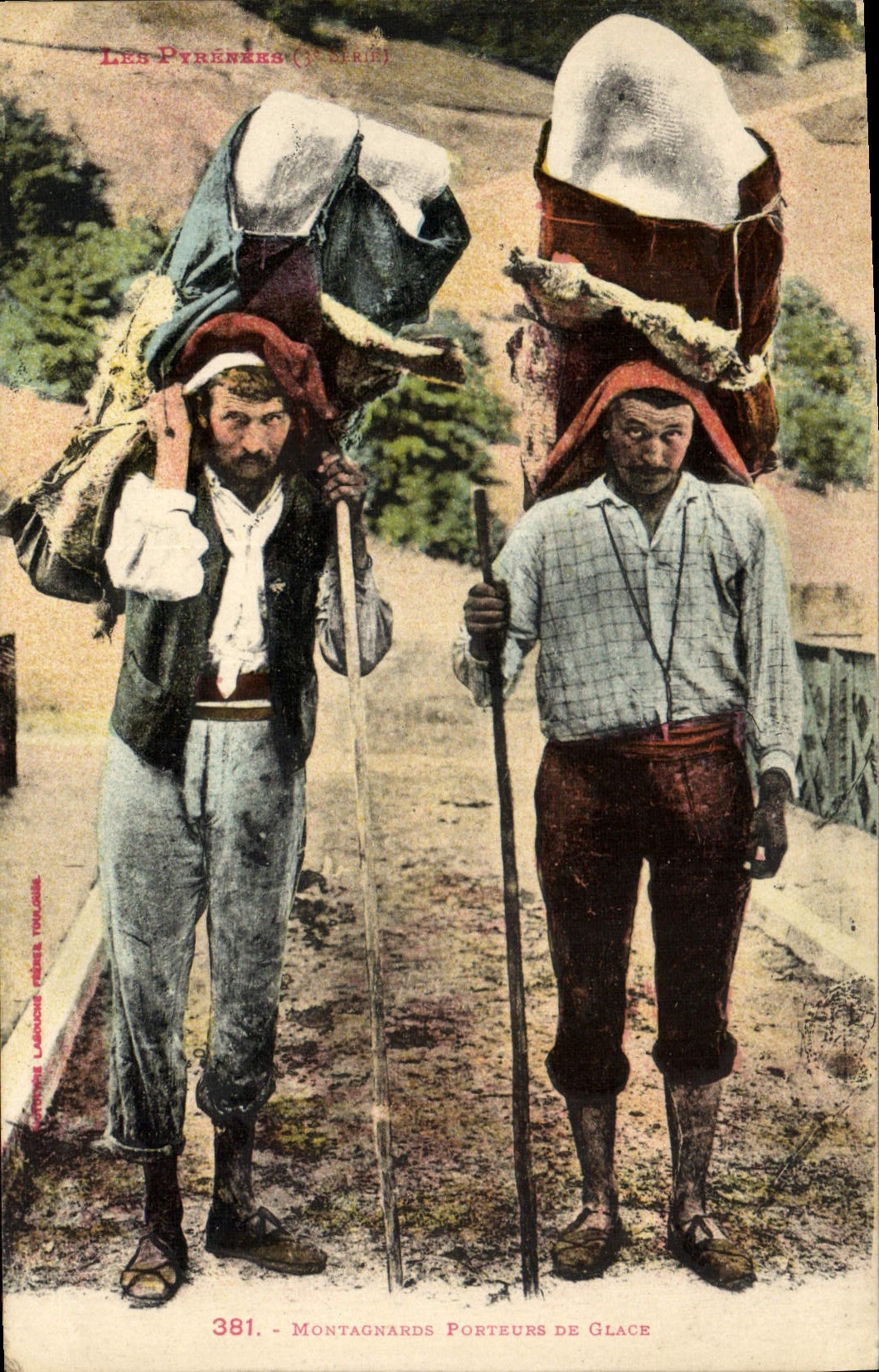 CPA Folklore Montagnards porteurs de glace 