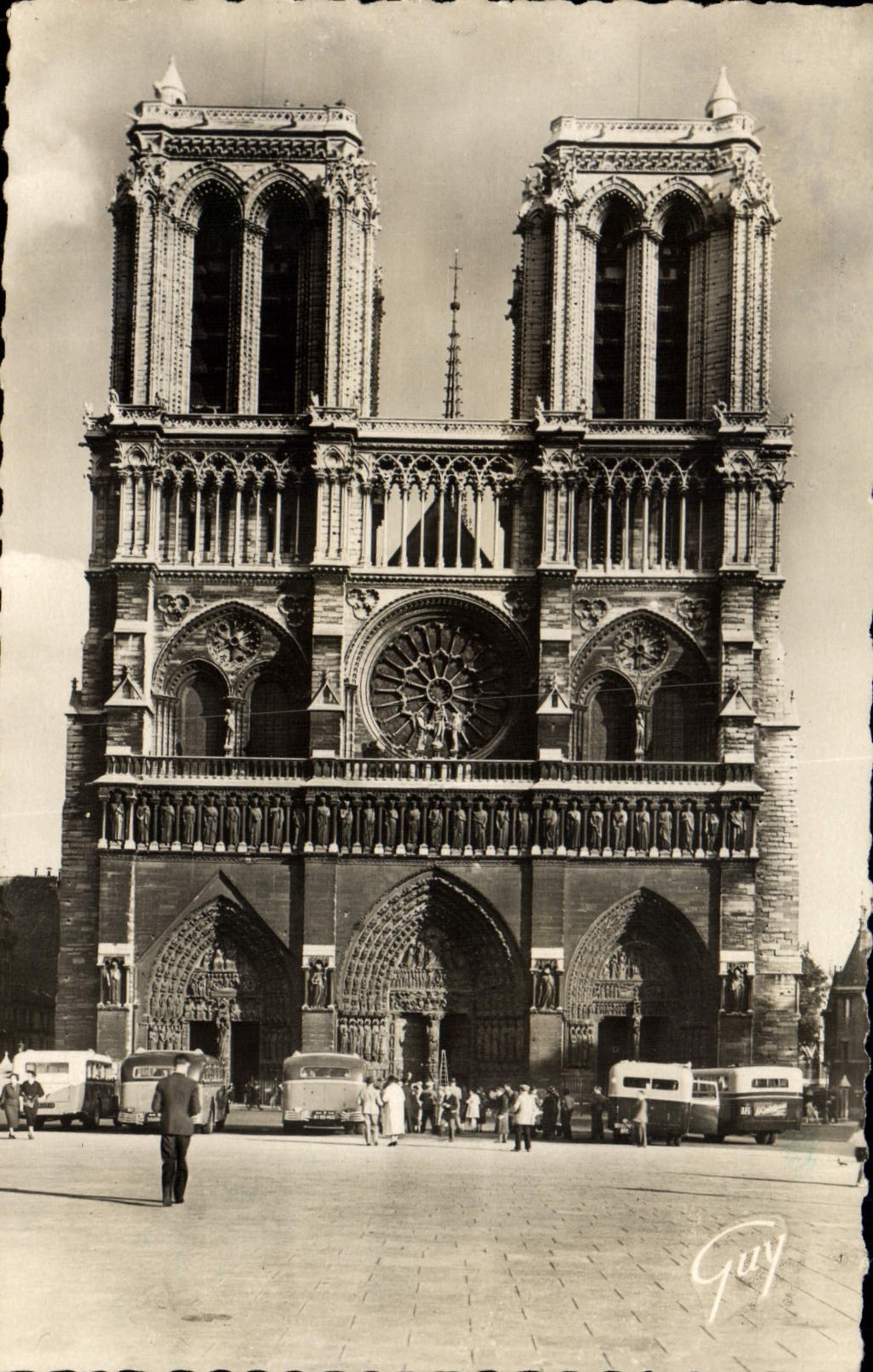 CPM Paris Et Ses Merveilles Cathedrale Notre Dame