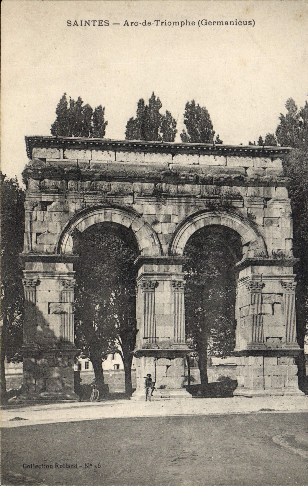 VINTAGE POSTCARD Saintes Arc de Triomphe