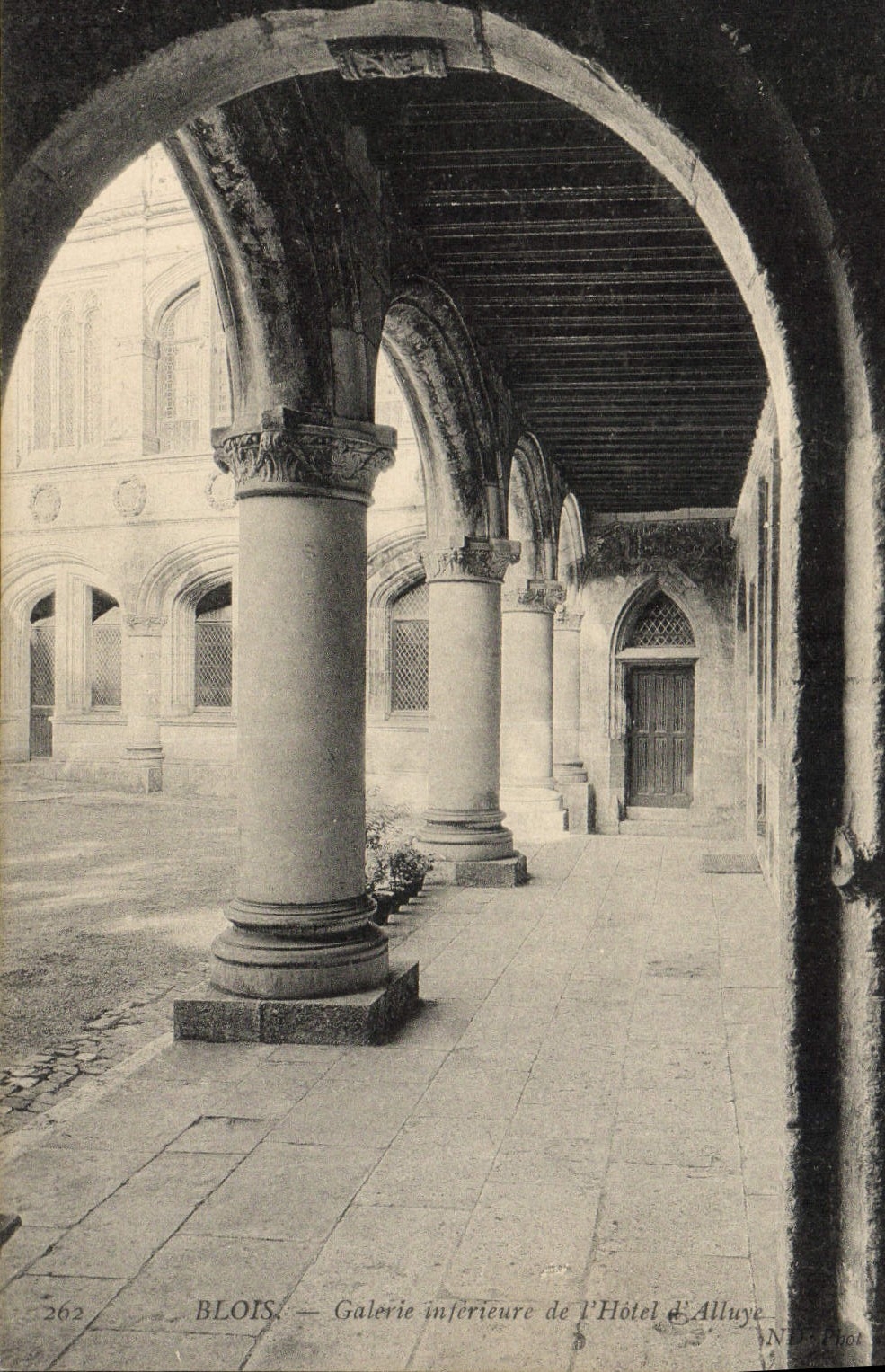 CPA Blois Galerie Inferieure de L'Hotel L'Ailluye