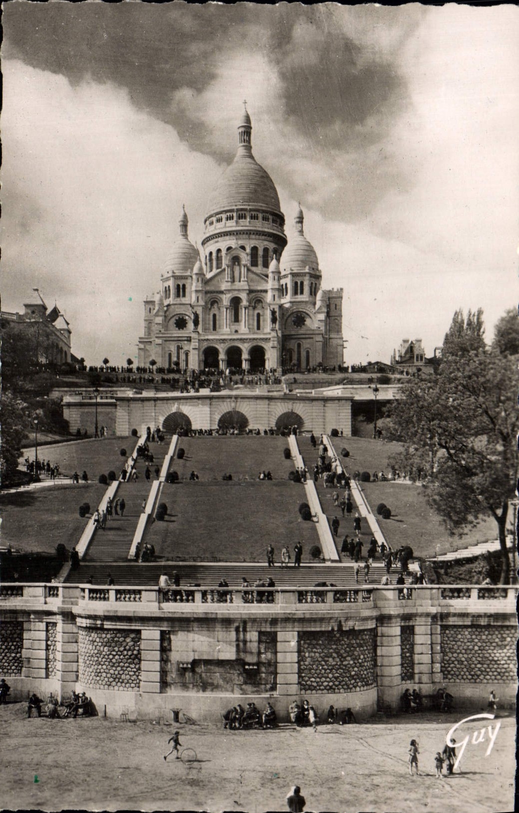 CPM Paris Et Ses Merveilles Basilique du Sacre Coeur de Montmartre et les jardins