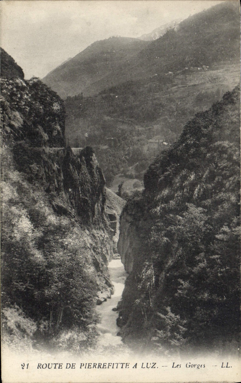 VINTAGE POSTCARD Route De Pierrefitte has Luz the throats