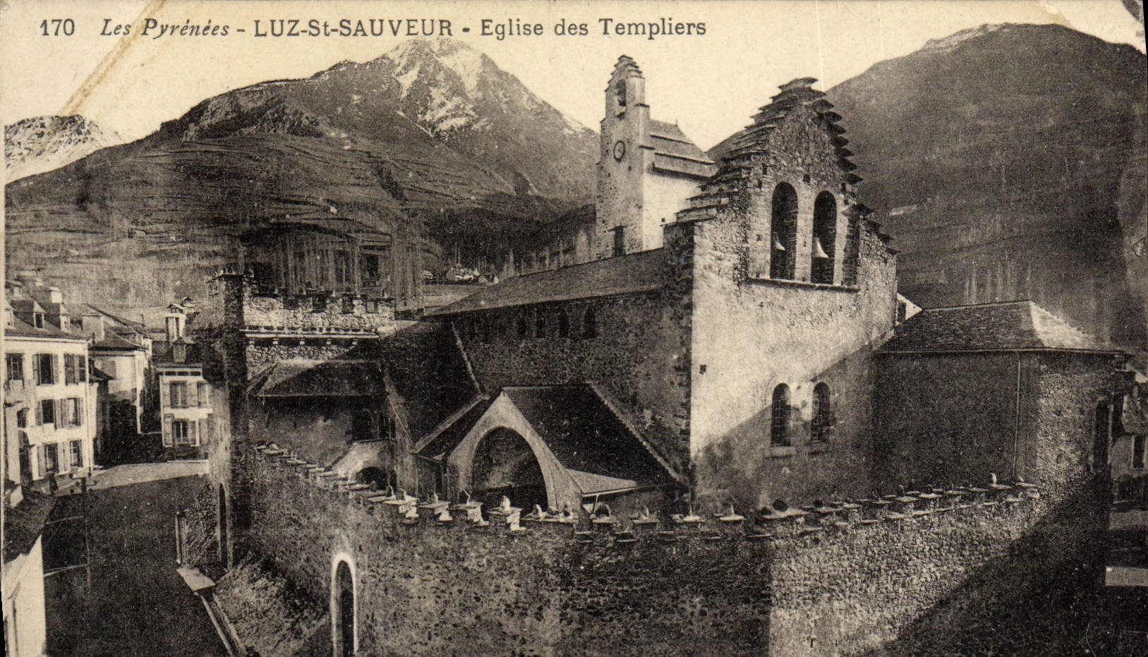 CPA Les Hautes Pyrenees Luz St Sauveur Eglise des Templiers 