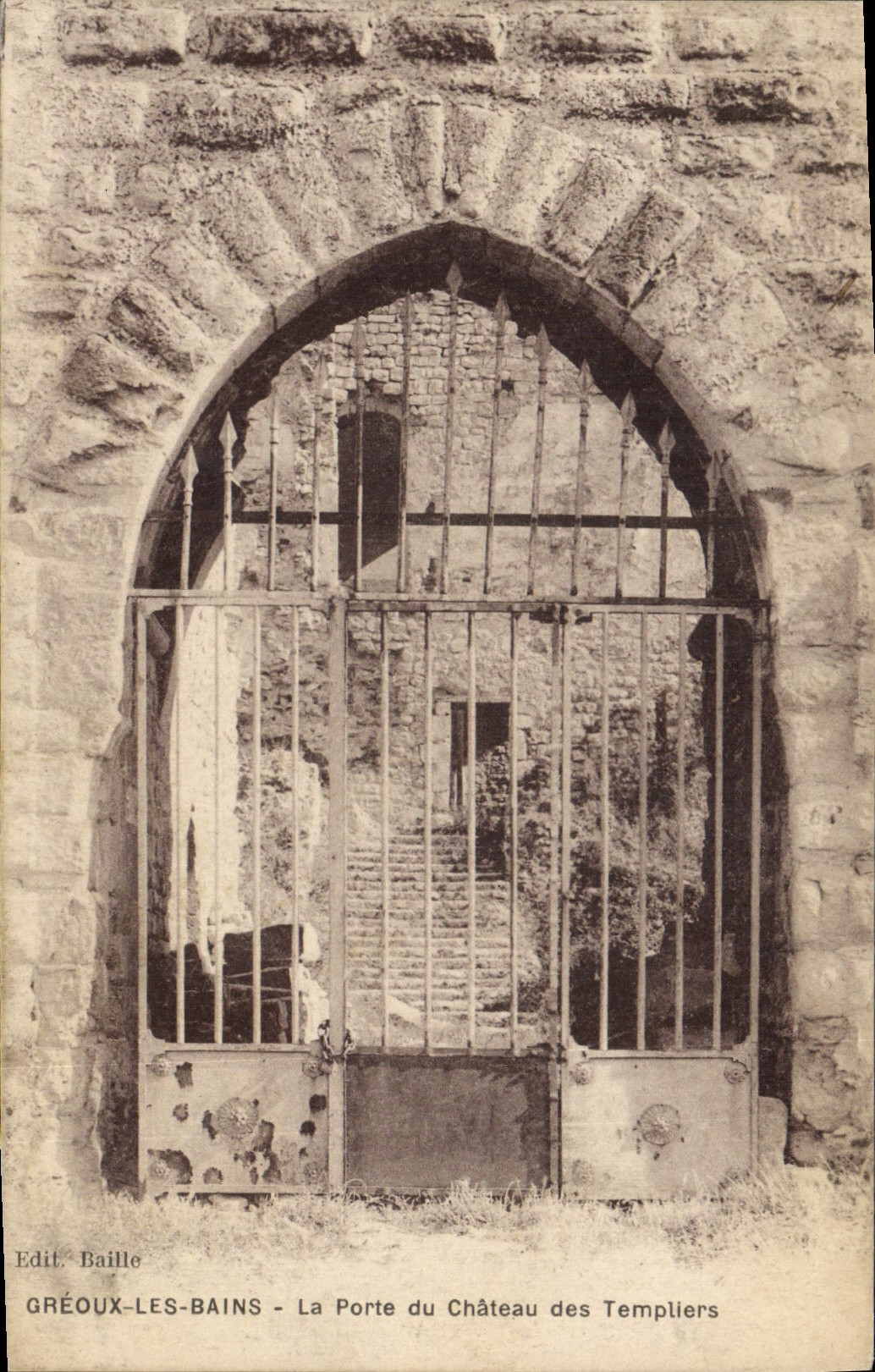 VINTAGE POSTCARD Greoux Les Bains the Gate Of the Castle Of Templiers