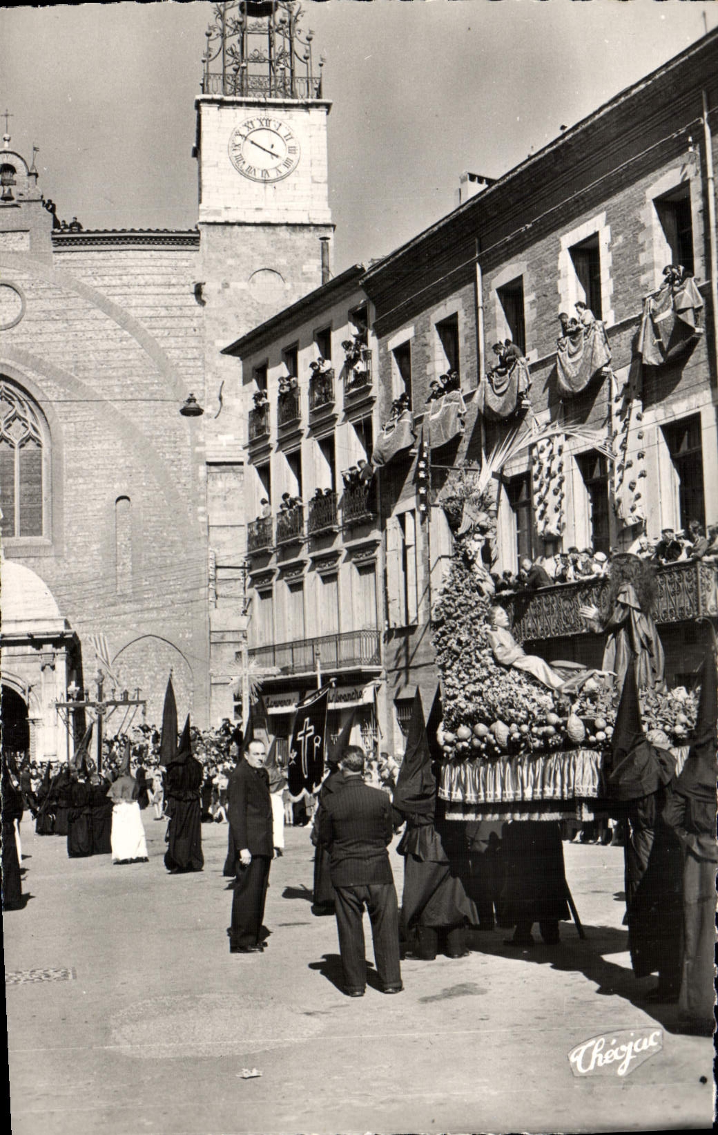 CPM Perpignan Semaine sainte en Roussillon La procession de la Sanch le cortege des penitents 