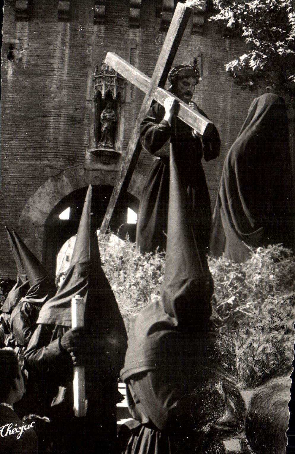 MODERN CARD Perpignan Holy Week in Roussillon the procession of Sanch Jesus meets his mother