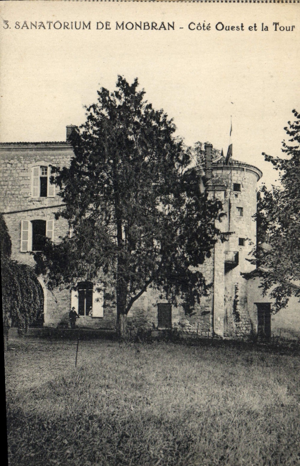 VINTAGE POSTCARD Sanatorium of Monbran West coast and the tower