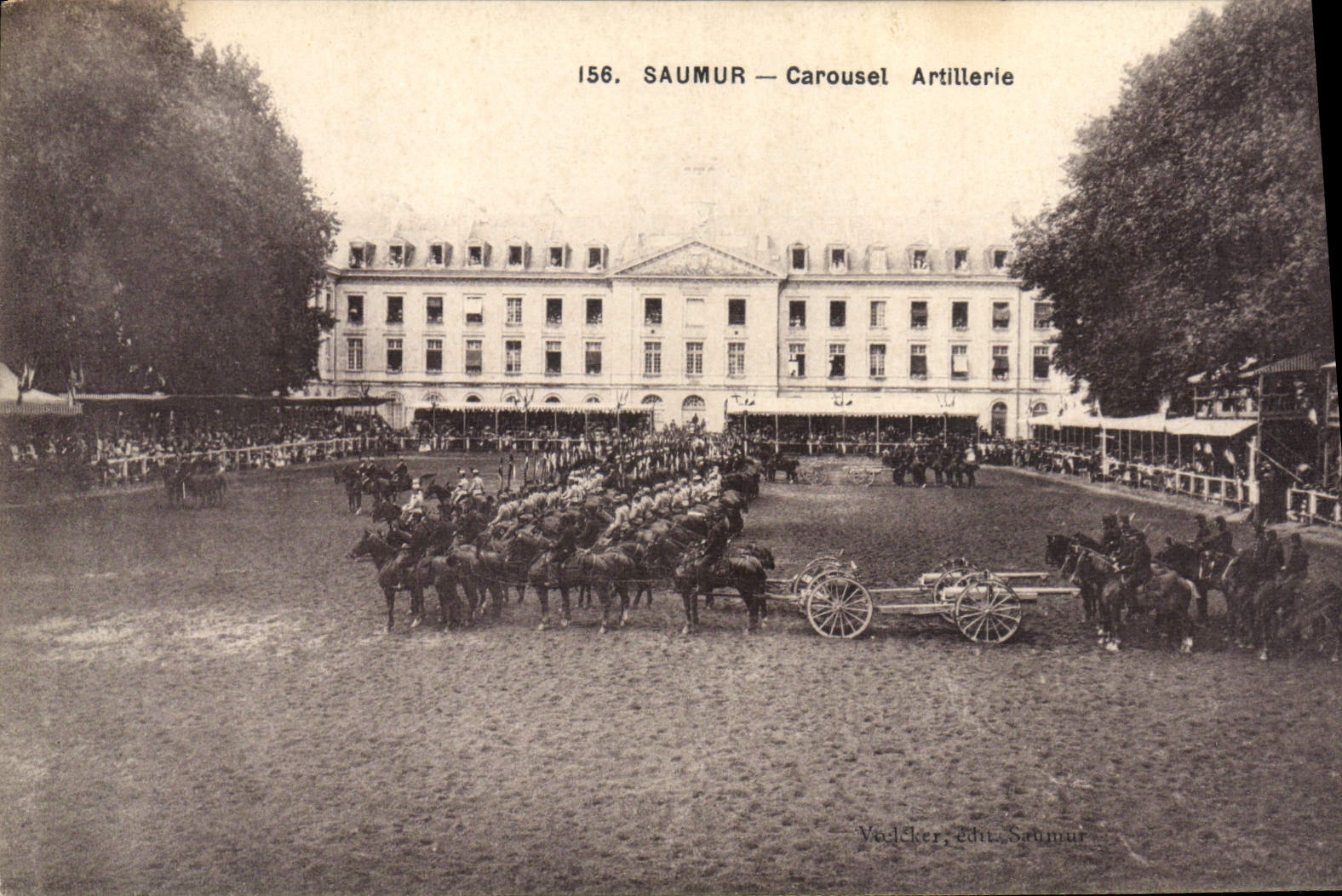CPA Cheval Equitation Hippisme Saumur Carousel