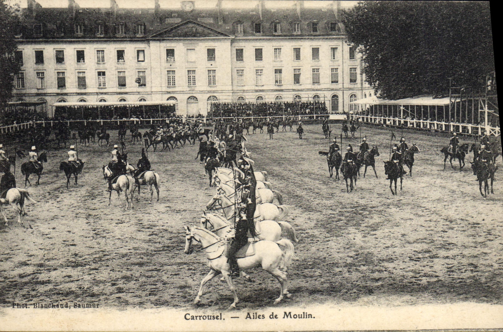 CPA Cheval Equitation Hippisme Saumur Carrousel Ailes de Moulin