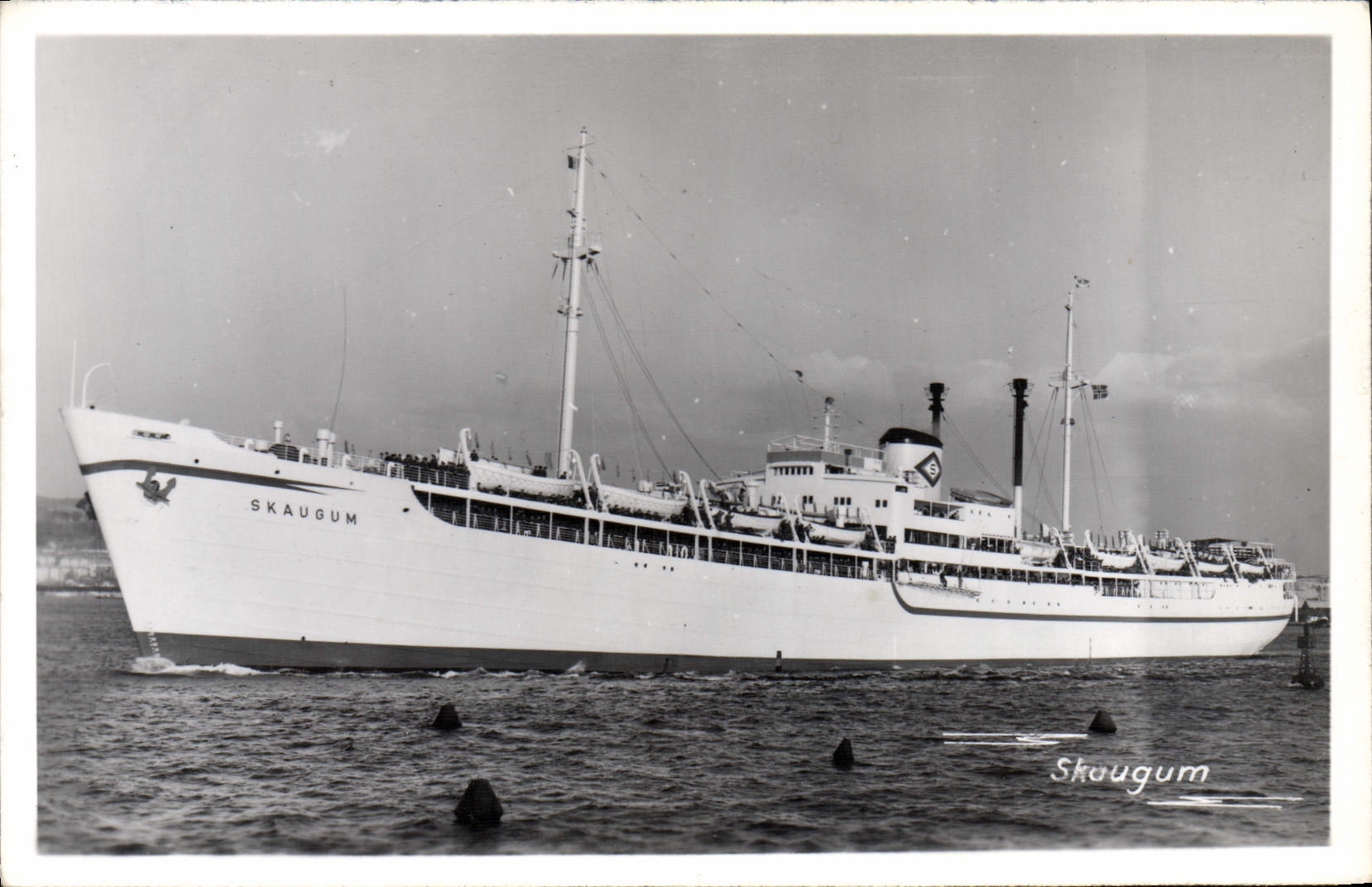 VINTAGE POSTCARD Boat Skaugum Steamer