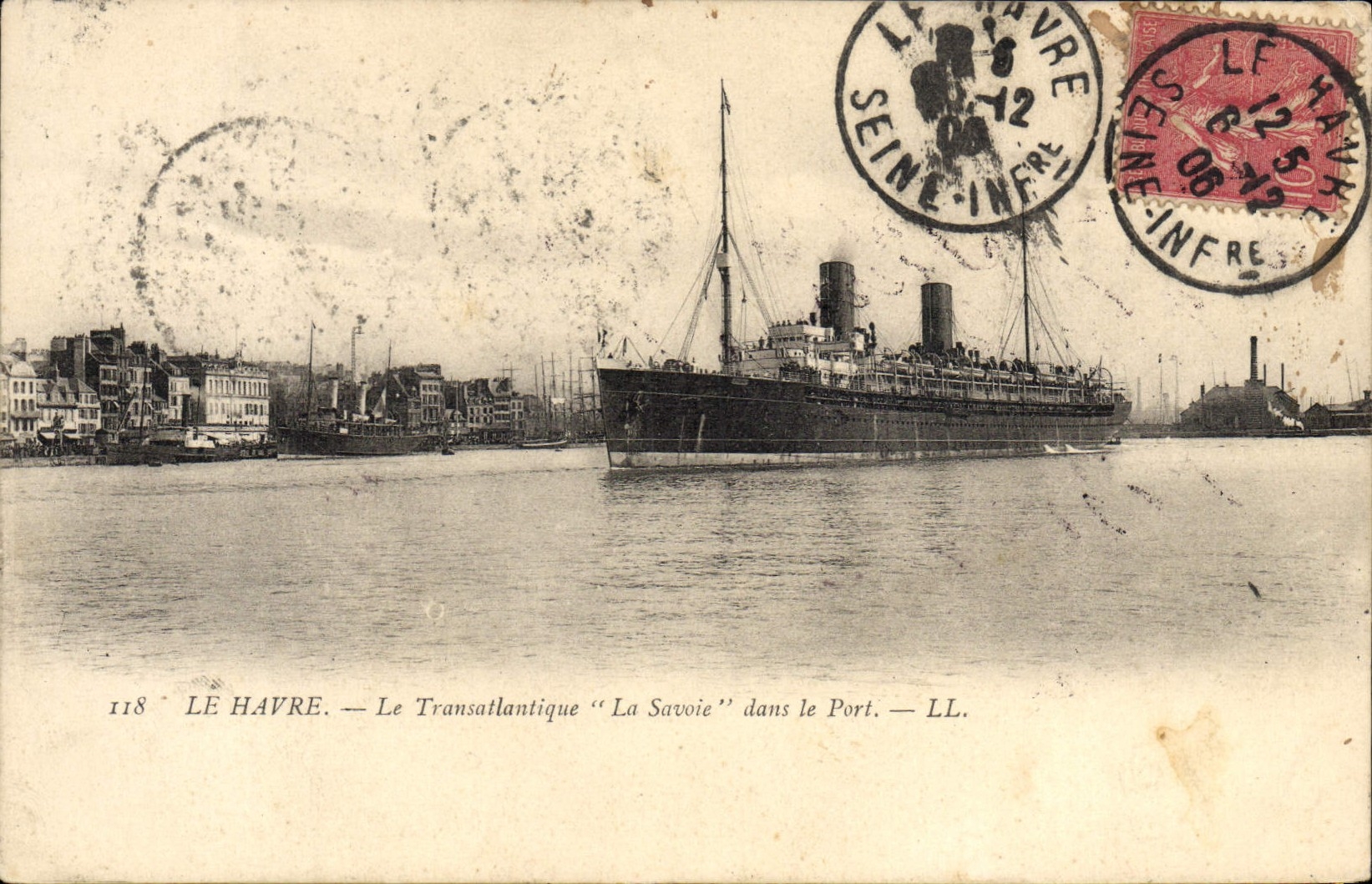 CPA Bateau Paquebot Le Havre Le Transatlantique La Savoie dans le port