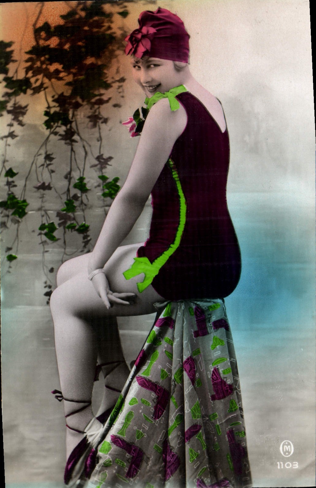 CPA Maillots de bains Femme 