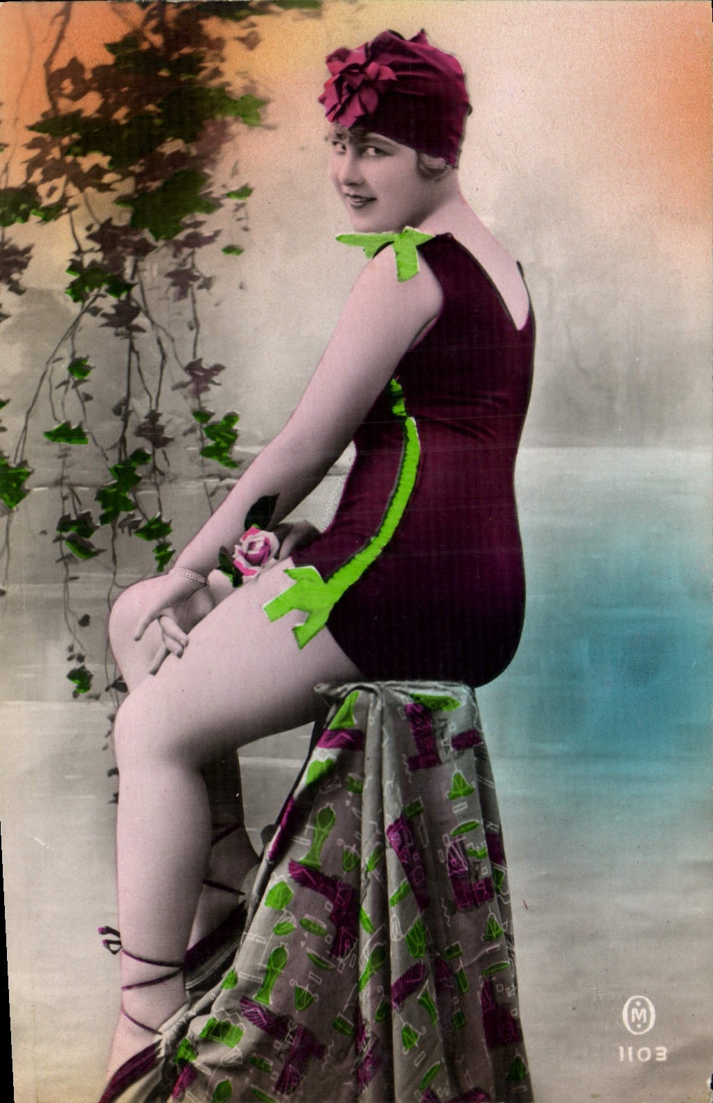 CPA Maillots de bains Femme 