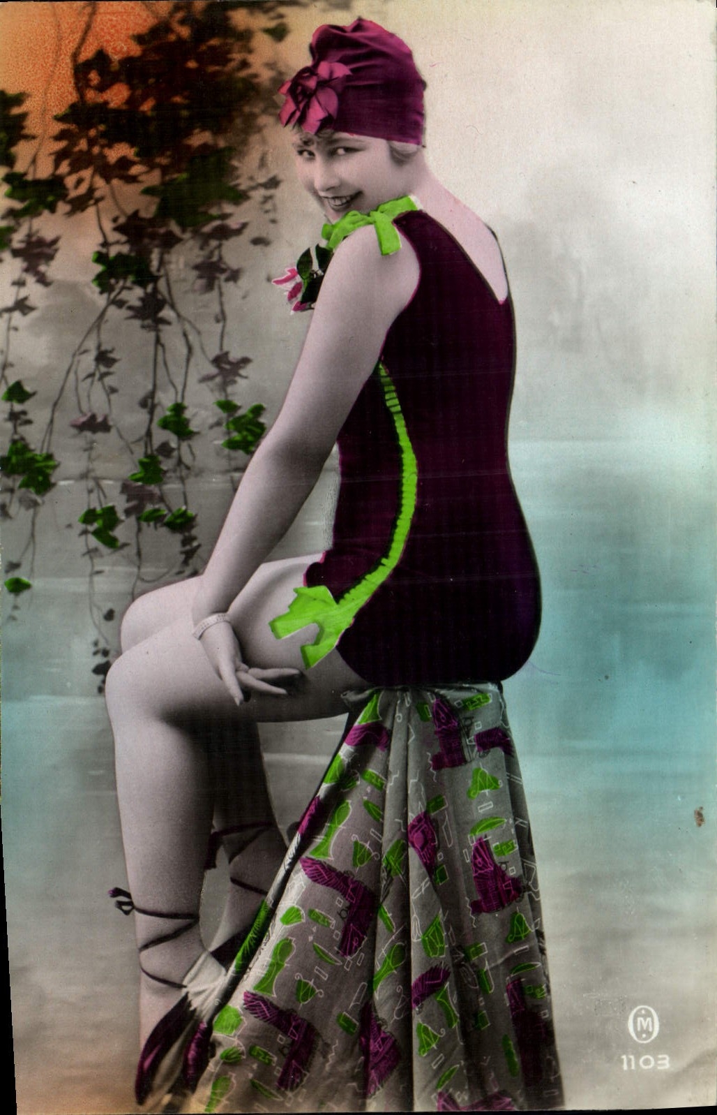 CPA Maillots de bains Femme 