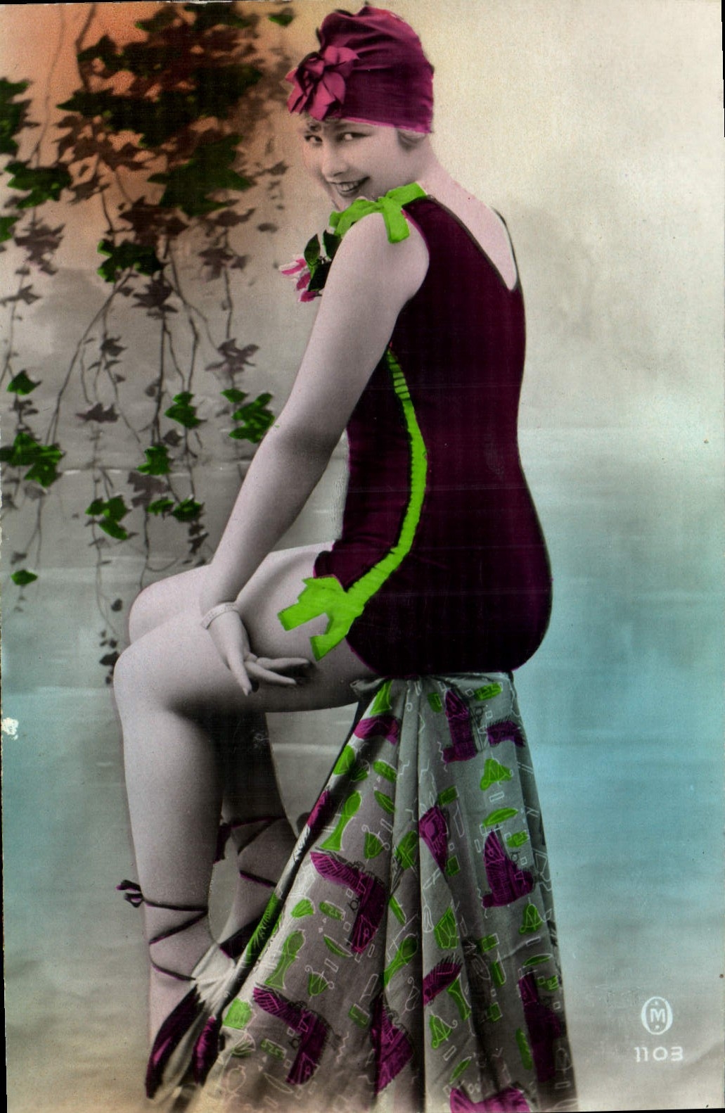 CPA Maillots de bains Femme 