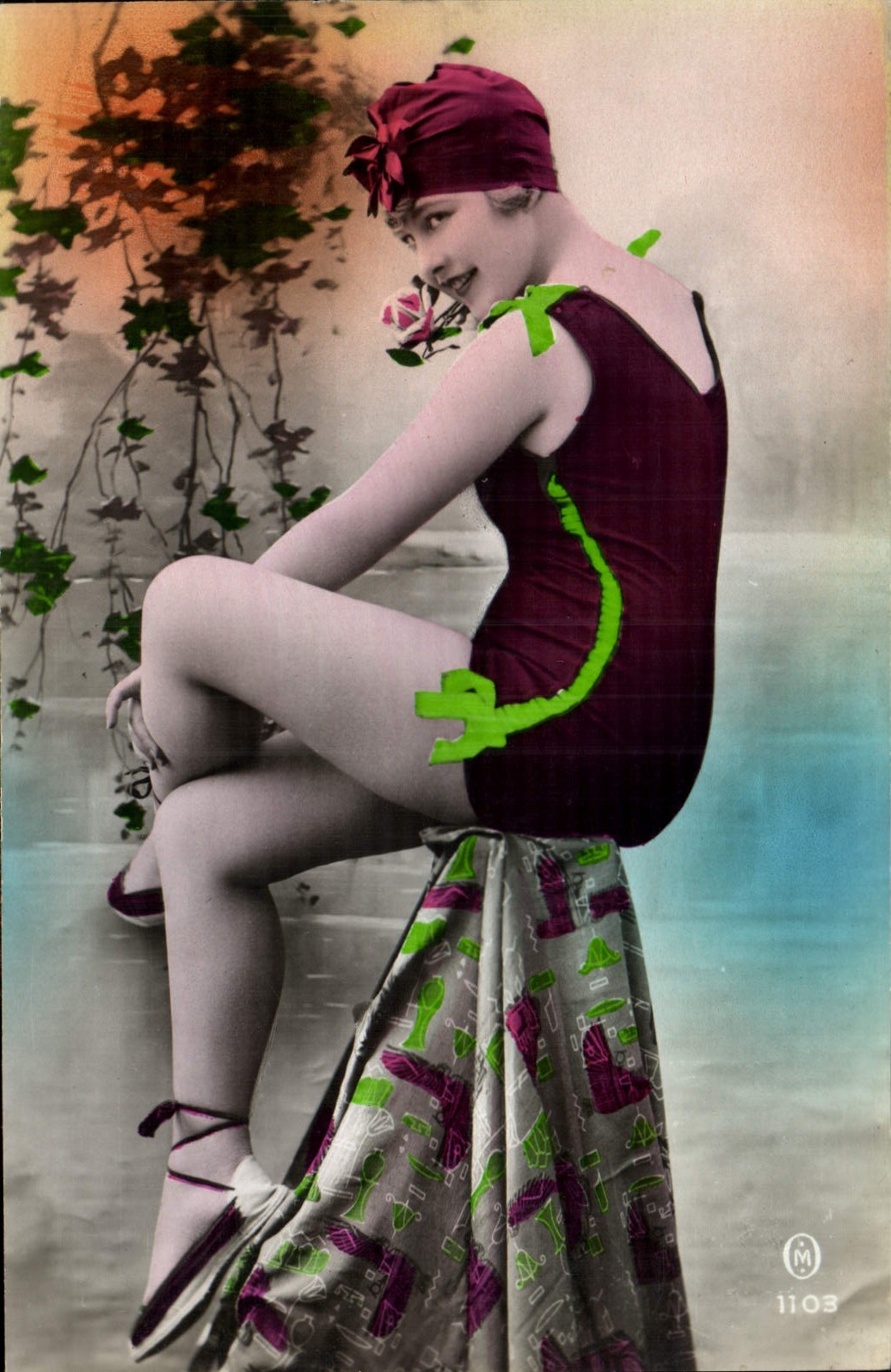 CPA Maillots de bains Femme 