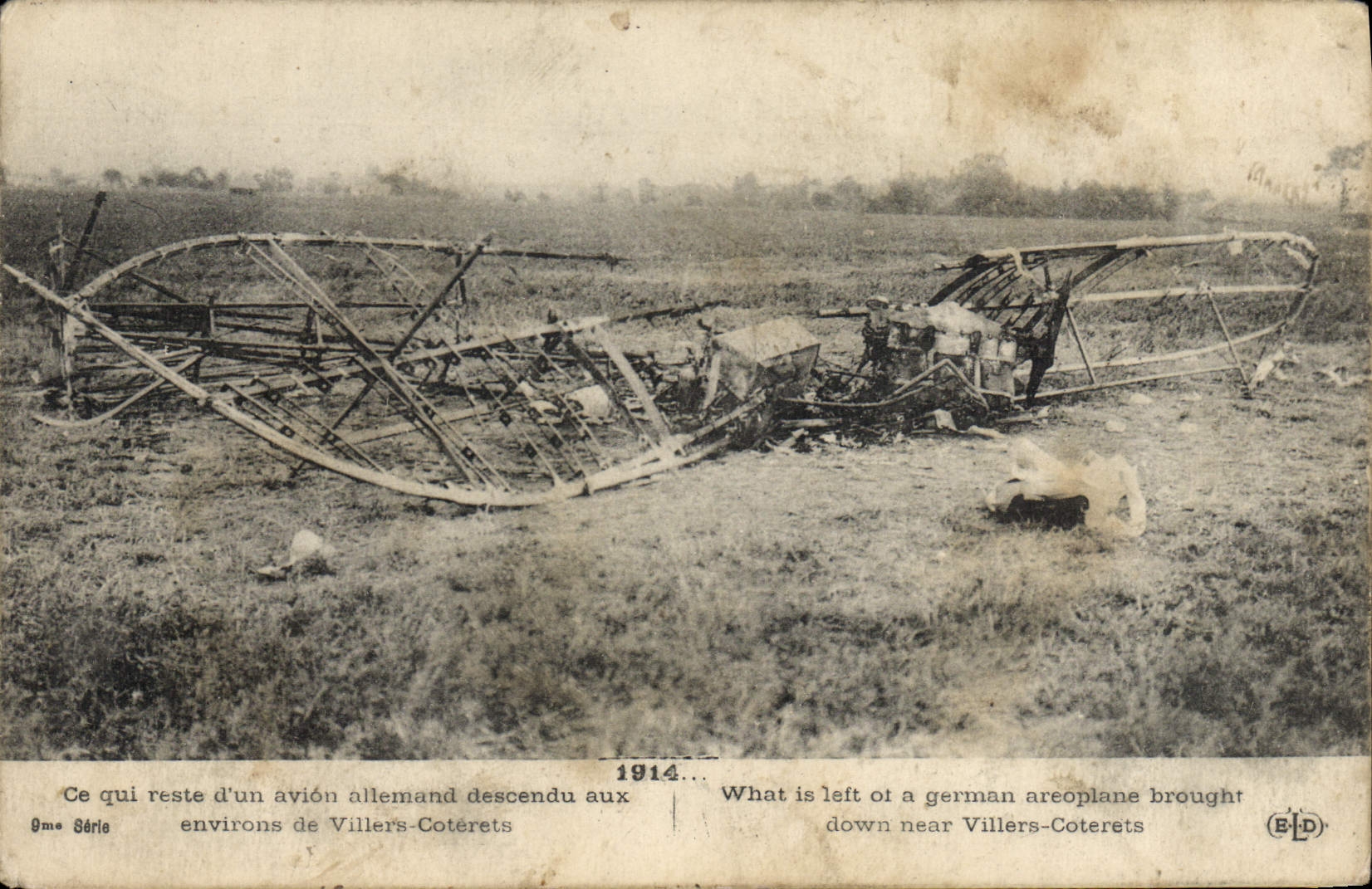 VINTAGE POSTCARD Militaria What remains of a German plane descended around Villers Cotterets